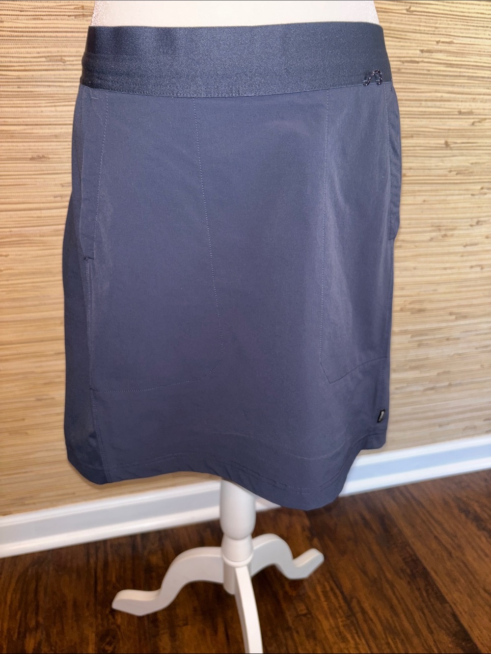 REI coop Women's steel Active Travel Skirt - Comfortable medium pockets EUC!